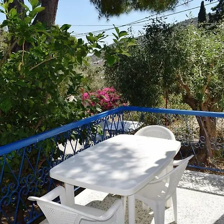 Giovasia In Nyaraló